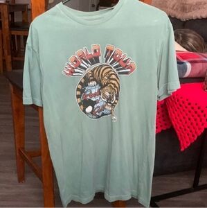 Women's like new large American Highway T-shirt